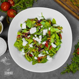 Salata cu fasole rosie si branza de capra