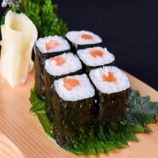 78. Maki de salmón (6 Pzs.)