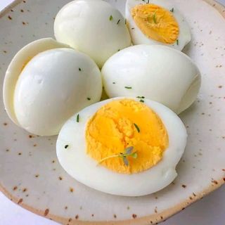Boiled eggs with kachumbari 