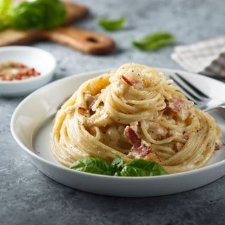 Spaghetti à la carbonara z guanciale