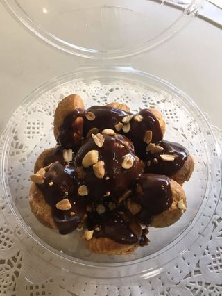 შუ კონტეინერით(პროფიტროლი) 14ც