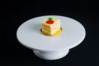Creola alba