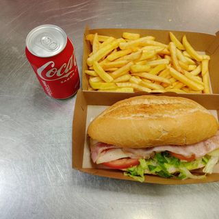Menú: Bocadillo de pescado empanado + papas fritas + bebida