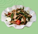 Руккола с языком и ореховым соусом 