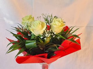 Buchet 3 trandafiri albi