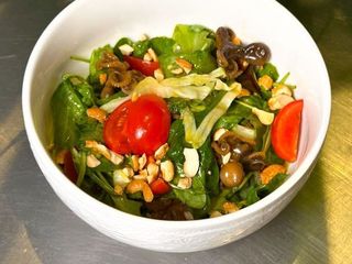 Салат з бейбі восьминігом (190g)