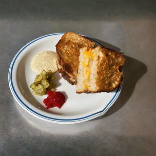 МЕЛТ OVER CHEESY