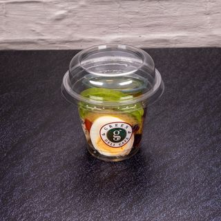 Протеинова купичка с пиле, авокадо и яйце