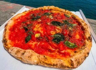 Pizza marinara
