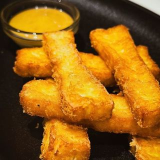 BASTONES DE QUESO HALLOUMI