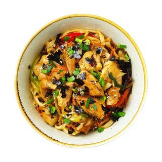  Лапша пшеничная с курицей