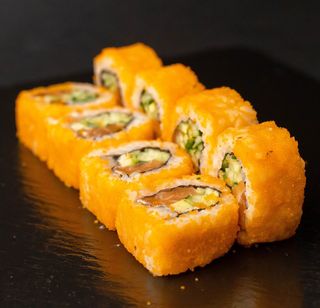 Каліфорнія з копченим лососем в ікрі (8шт/210г)