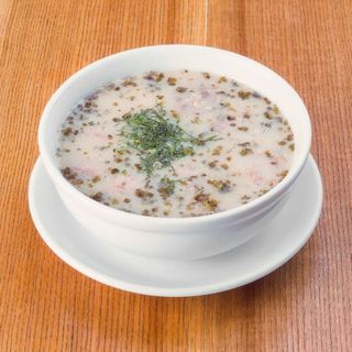 Żurek ukraiński z chrzanem i kiełbasą