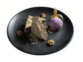 Багратіоні з чорничним морозивом (150/50g)