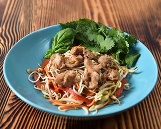 Салат зі смаженою куркою (200г)