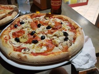 Pizza capricciosa