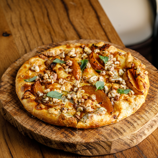 ხაჭაპური მსხლით და გროგონზოლათი