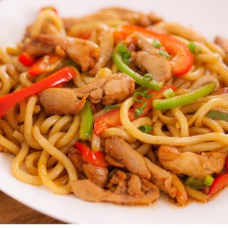 7C- Tallarines Udon con Cinco Delicias