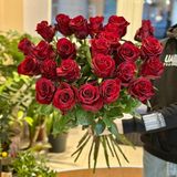 Неймовірна червона класична троянда, 80 см 