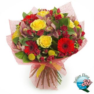 Bouquet con rose e gerbere nei toni del giallo e rosso
