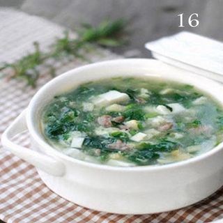 Sopa de espinacas con pollo y tofu