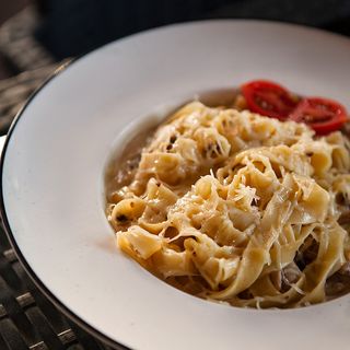 Фетучини из курицы и грибов