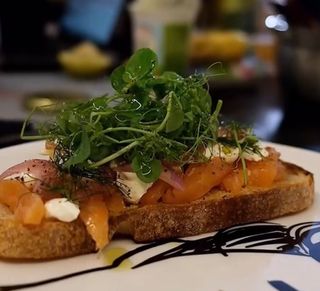 Tostada De Salmón Ahumado