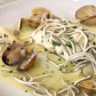 merluza en salsa bogavante con gulas