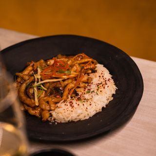 Maiale piccante di Sichuan con riso 