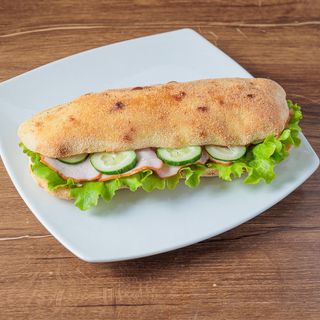 Sendvič sa pečenicom