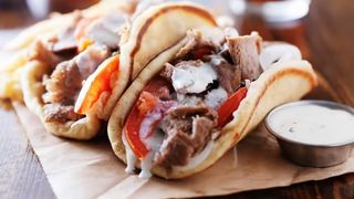 2 броя свински гироса