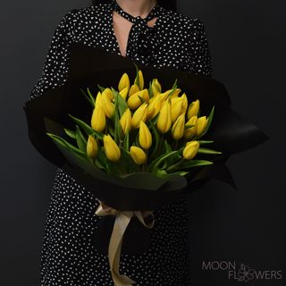 Buchet din lalele galbene