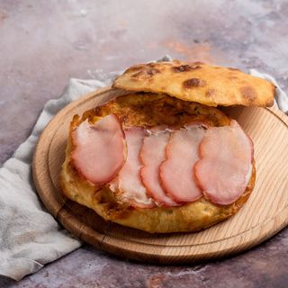 Užička komplet lepinja sa pršutom