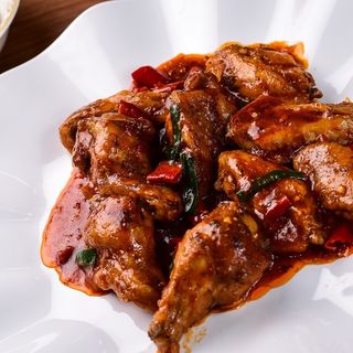 Куриные крылышки в красном соусе 