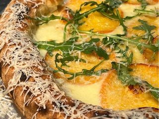 Піца "Сирна з шароном" (530g)