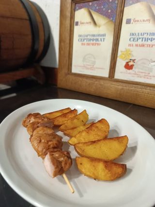 Картопля та шашлик курячий (300г)