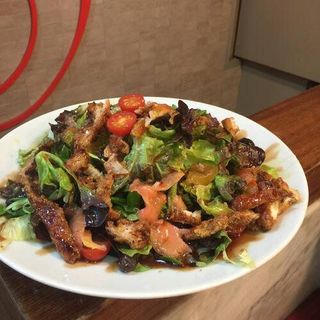 Ensalada Tibia De Pollo