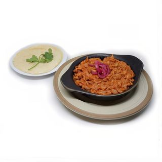 Cazuela de Cerdo Pibil con Queso