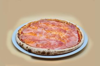 Pizza margherita e crudo