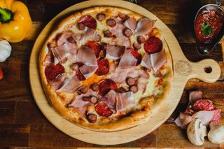 Pizza Prosciuto e Funghi