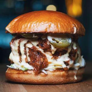 Pulled Pork Burger (340г)