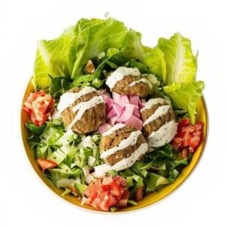 Ensalada con falafel + patatas + bebida