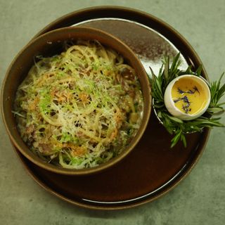 Карбонара з панчеттою та хрустким кранчем