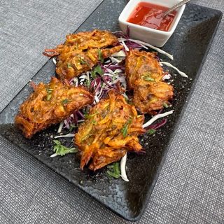 20. Onion Bhaji (2 Pzs.)