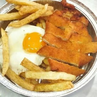 Combinado Patatas, Huevo y Pollo Empanado