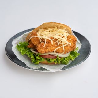 Arepa de pechuga empanada