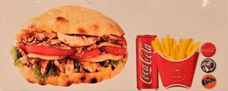 Doner Kebab Con Patatas Y Bebida