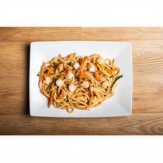 Udon verdure e mazzancolle tropicali