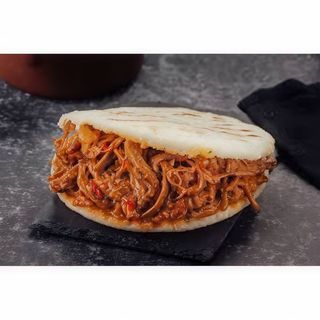 Arepa mechada
