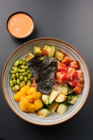 Poke bowl salmon